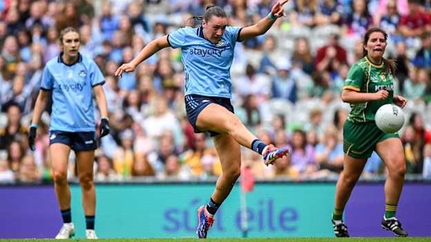 Niamh Hetherton scores Dublin's second goal during the TG4 All-Ireland ladies SFC final. Photo by Shauna Clinton/Sportsfile