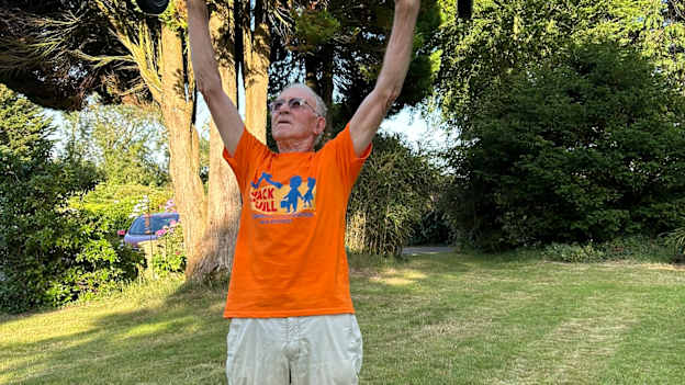 Eamon Kehoe proving his fitness before the sky-dive. 