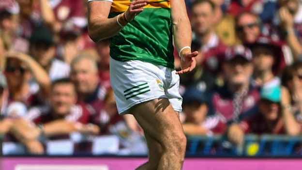 Paul Geaney of Kerry reacts to kicking a wide during the 2022 GAA Football All-Ireland Senior Championship Final match between Kerry and Galway at Croke Park in Dublin. Photo by Harry Murphy/Sportsfile.