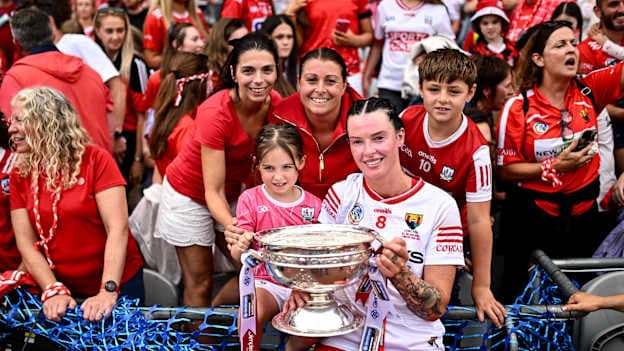 Ashling Thompson celebrates with supporters at Croke Park. Photo by Piaras Ó Mídheach/Sportsfile