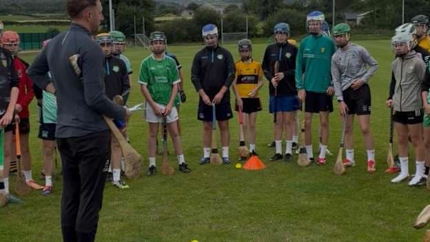 Former Kilkenny hurler, Michael Fennelly, pictured taking a session with the Donegal Academy hurlers. 