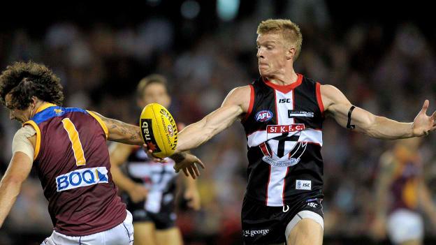 Tommy Walsh in action for St. Kilda on his AFL debut. 