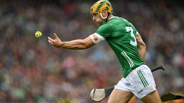 Dan Morrissey of Limerick handpasses the sliotar during the GAA Hurling All-Ireland Senior Championship final match between Kilkenny and Limerick at Croke Park in Dublin. Photo by Brendan Moran/Sportsfile.