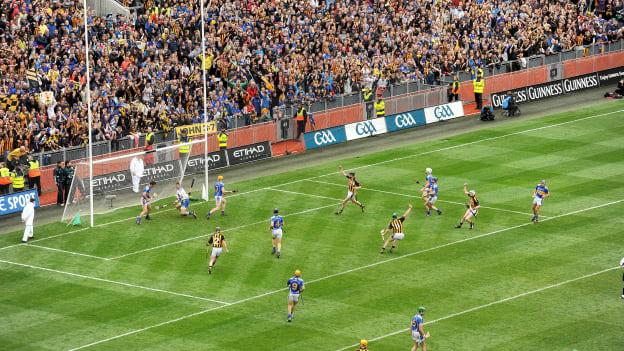 Henry Shefflin celebrates after scoring a goal from a penalty for Kilkenny in the 2009 All-Ireland SHC Final. 