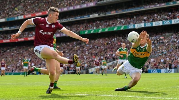 Kerry's Stephen O'Brien brilliantly blocks a shot by Galway's Johnny Heaney in the 2022 All-Ireland SFC Final. 