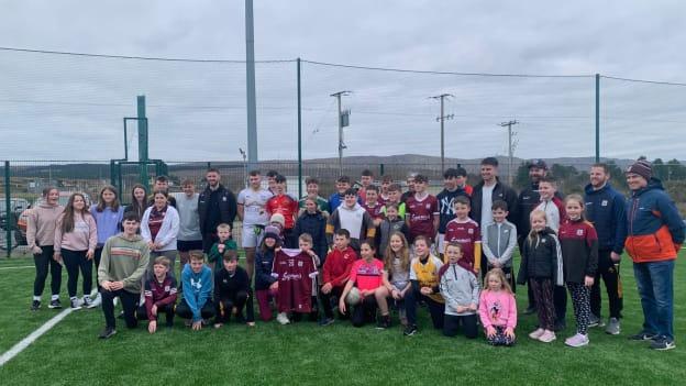 Some Galway footballers recently visited Carna-Caiseal.