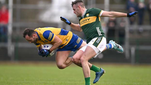 Donie Smith, Roscommon, and Graham O'Sullivan, Kerry, in Allianz Football League action. Photo by Ben McShane/Sportsfile
