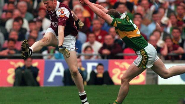 John Donnellan, Galway, and Tomas O Se, Kerry, during the drawn 2000 All Ireland SFC Final at Croke Park.
