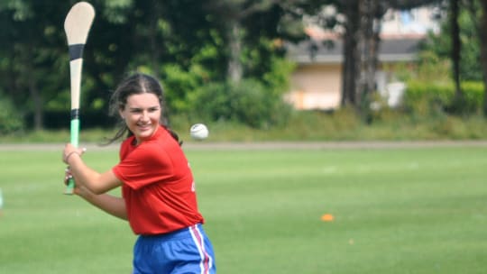 Clontarf Hurl-A-Ton raises funds for two defibrillators