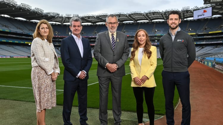 Pictured at Croke Park today at the sponsorship announcements were, from left, Uachtarán an Cumann Camógaíochta Hilda Breslin, PwC Ireland Managing Partner Feargal O'Rourke, Uachtarán Chumann Lúthcleas Gael Larry McCarthy, PwC Asset Management Tax Leader & former Carlow dual county player Marie Coady, and GPA Chief Executive Tom Parsons.