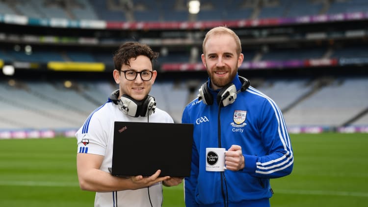 Cian Ó Griallais le Cárthach Breathnach - Láithreoirí Phodchraoladh Gaeilge Chumann Lúthchleas Gael