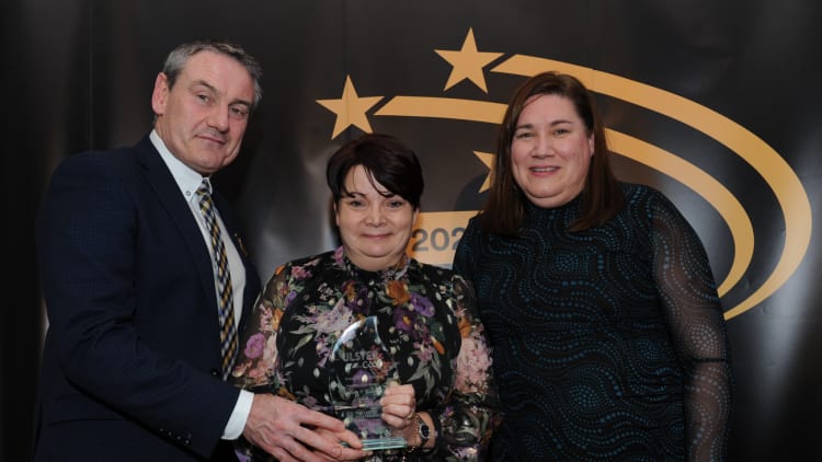 Pictured are, left to right, Ciaran McLaughlin Ulster GAA President, Christina Weldon, Latton O’Rahilly GAA, and Nicola McGregor, Company Secretary, the Ulster Independent Clinic.
