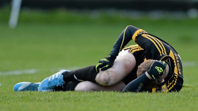 Knee injury for Cooper