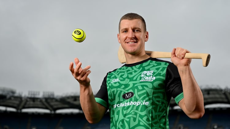 Today saw the launch of the 2021 M. Donnelly GAA All-Ireland Poc Fada Finals by Uachtarán Chumann Lúthchleas Gael, Larry McCarthy, and Uachtarán an Cumann Camógaíochta Hilda Breslin. The All-Ireland Poc Fada finals in Hurling and Camogie will be held on the Cooley Mountains on Saturday 25th September. Pictured at the launch in Croke Park, Dublin, is Kilkenny hurler Eoin Murphy.