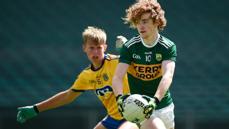 Paul Walsh of Kerry in action against Colin Walsh of Roscommon during the Electric Ireland GAA Football All-Ireland Minor Championship Quarter-Final match.