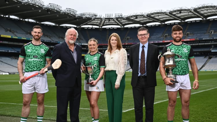 Left to right, Antrim hurler Neil McManus, All-Ireland Poc Fada sponsor Martin Donnelly, Antrim Camogie player Roisín McCormick, Camogie Association President Hilda Breslin, GAA Ard Stiúrthóir Tom Ryan, reigning Men's All-Ireland Poc Fada champion, Colin Ryan.
