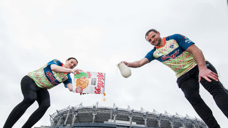 Dublin Ladies footballer Sinead Aherne and Donegal's Michael Murphy pictured at the Kellogg's GAA Cúl Camps launch.