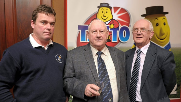 Brendan Hayden Snr (centre) pictured with fellow Tinryland GFC members, Michael Murphy (left) and John Scott, at the launch of 2012 Comótas Peile Páidi O’Sé.